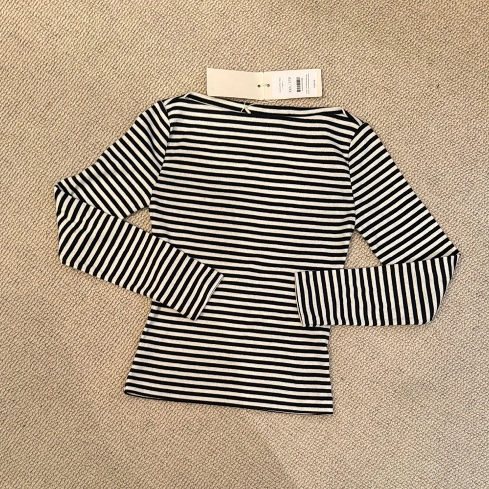DÔEN Tee - Picture 1 of 7
